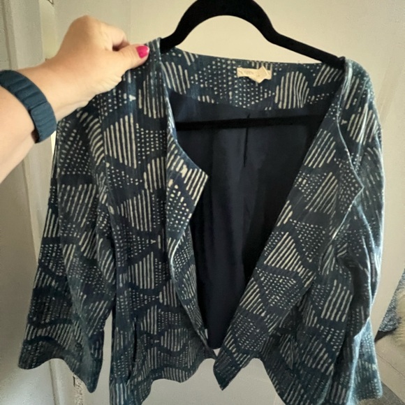 Beautiful, light blue and linen Eileen Fisher 3/4 length sleeves open jacket. - Picture 7 of 9